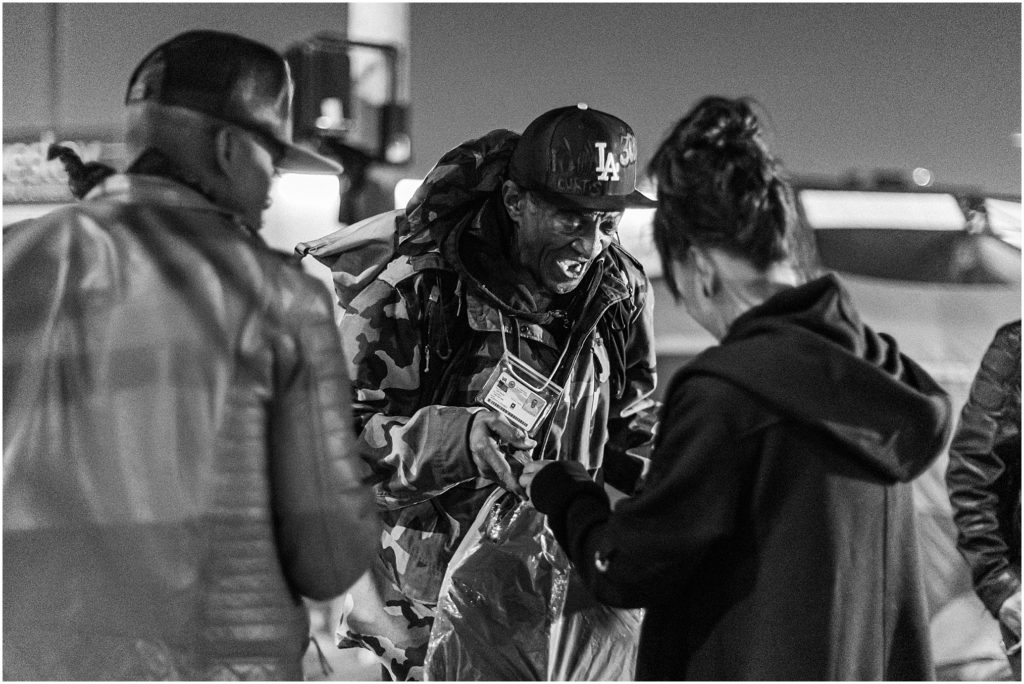 An evening of feeding and handing out shoes by Vans to the citizens and veterans living on the streets of Los Angeles on Skid Row with Tyler Farr, Richie the Barber, King Pharaohj, Vans, Volcom, and Feed the Streets LA.