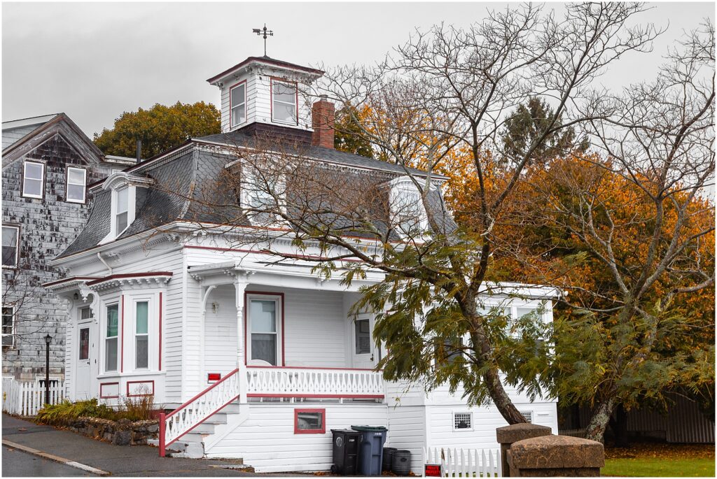 Salem, Massachusetts for Halloween. Max and Dani's House from Hocus Pocus - 4 Ocean Ave. Salem, MA