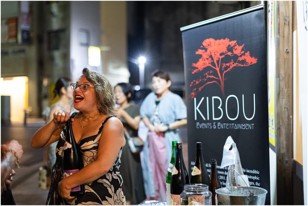 The Support Sake Tour! American rock band, The Falling Doves, traveled around Japan to perform their music and help bring some awareness to the diminishing Japanese sake industry by bridging music and culture. - YOKOSUKA, Moai & Capi.