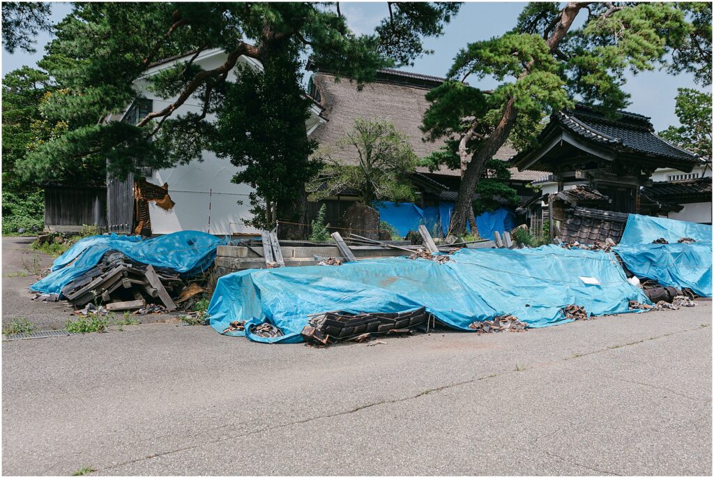 The Support Sake Tour! American rock band, The Falling Doves, traveled around Japan to perform their music and help bring some awareness to the diminishing Japanese sake industry by bridging music and culture. - Noto Town.