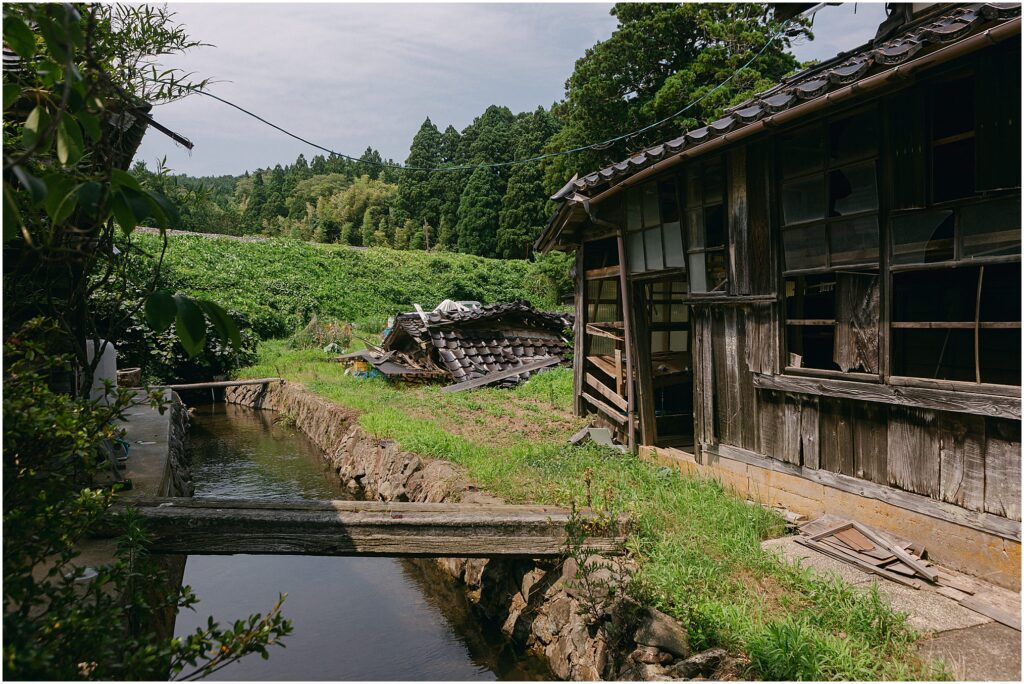 The Support Sake Tour! American rock band, The Falling Doves, traveled around Japan to perform their music and help bring some awareness to the diminishing Japanese sake industry by bridging music and culture. - Noto Town.