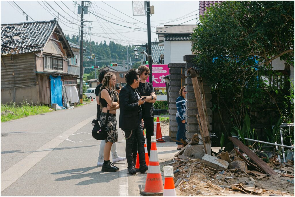 The Support Sake Tour! American rock band, The Falling Doves, traveled around Japan to perform their music and help bring some awareness to the diminishing Japanese sake industry by bridging music and culture. - Noto, Matsunami, Oeyama.