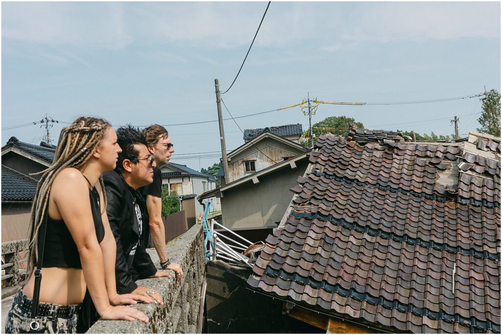 The Support Sake Tour! American rock band, The Falling Doves, traveled around Japan to perform their music and help bring some awareness to the diminishing Japanese sake industry by bridging music and culture. - Noto, Matsunami, Oeyama.