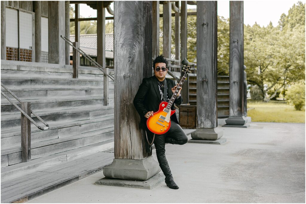 The Support Sake Tour! American rock band, The Falling Doves, traveled around Japan to perform their music and help bring some awareness to the diminishing Japanese sake industry by bridging music and culture. - A Noto-Matsunami temple shoot with Vintage Guitars.
