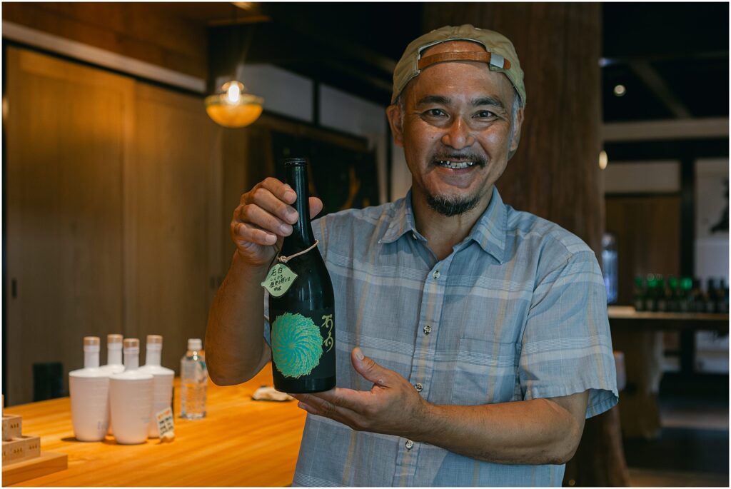 The Support Sake Tour! American rock band, The Falling Doves, traveled around Japan to perform their music and help bring some awareness to the diminishing Japanese sake industry by bridging music and culture. - Masuizumi Saseki. Masuda Sake Company located in Iwase, Toyama.