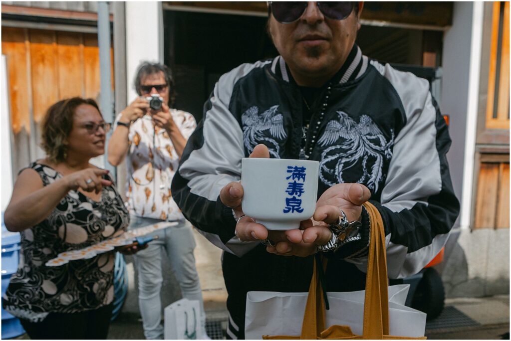 The Support Sake Tour! American rock band, The Falling Doves, traveled around Japan to perform their music and help bring some awareness to the diminishing Japanese sake industry by bridging music and culture. - Masuizumi Saseki. Masuda Sake Company located in Iwase, Toyama.